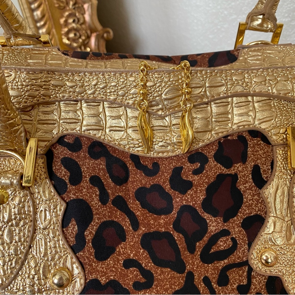Leopard Gold Croc Embossed Large Carry Bag - Picture 3 of 13